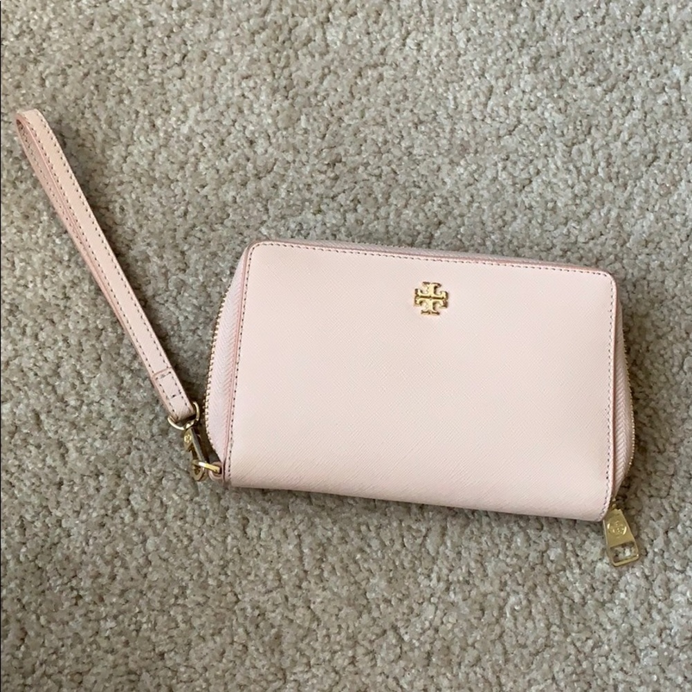 Tory Burch Wristlet 💕